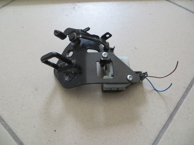Фіксатор (зацеп) замка дверей 1Z0827511C VAG