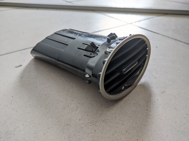 Решітка повітропровода 4M51A014L21AE FORD