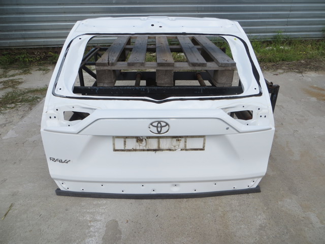 Двері багажника 6700542670 TOYOTA