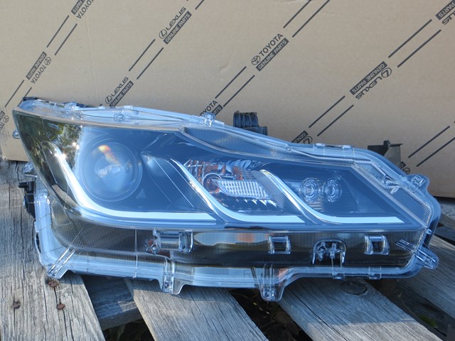Фара основна права 8113002T31 TOYOTA