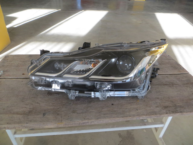 Фари 8117002T30 TOYOTA