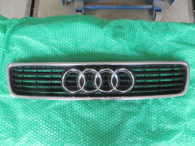 Решітка Audi A4 B5
