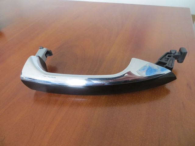 Дверна ручка права пасажирська A2047600270 MERCEDES