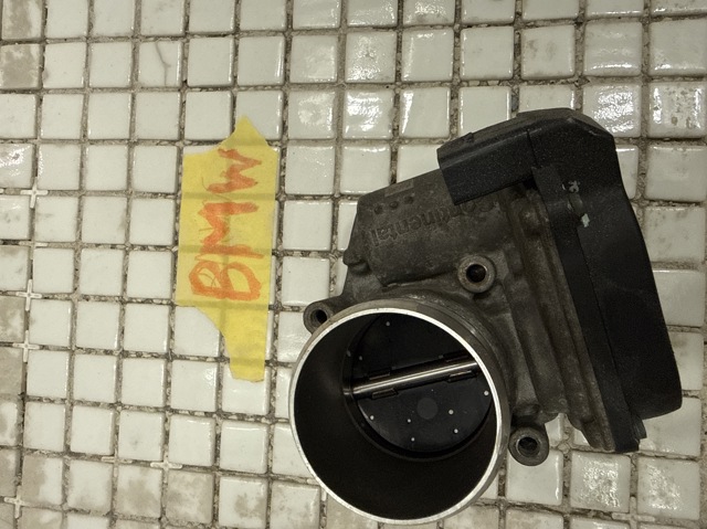 Заслінка повітряна 06F133062T VAG