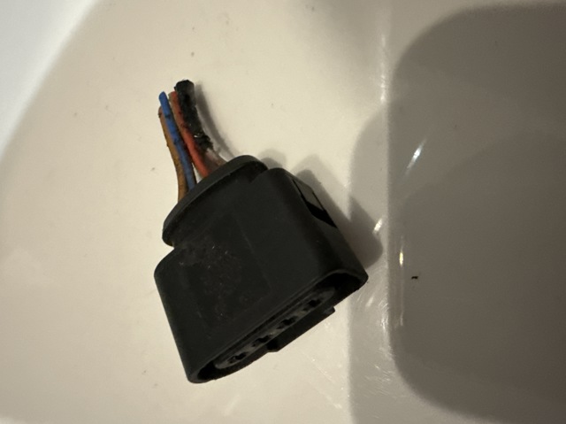 Роз'єм (фішка) котушки запалювання 1J0973724 VAG
