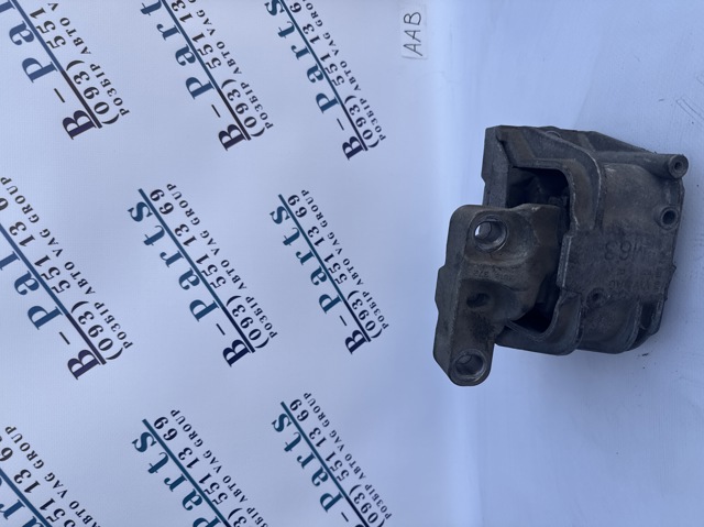 Права подушка двигуна 1K0199262 VAG
