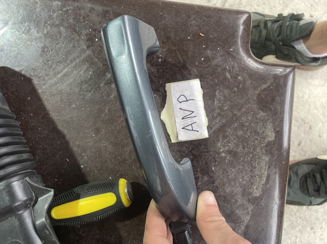 Ручка дверей правих, зовнішня, перед/зад 1K8837206H VAG