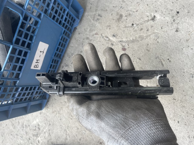Напрямна ременя безпеки 3C8857819 VAG