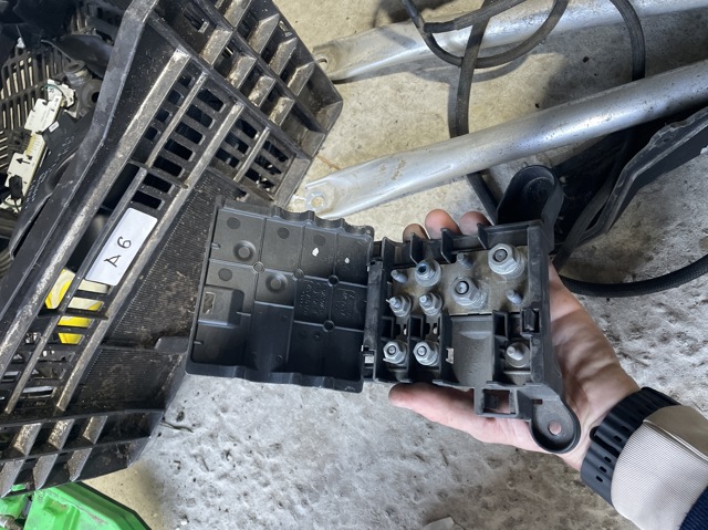 Корпус запобіжників 4G0937517 VAG