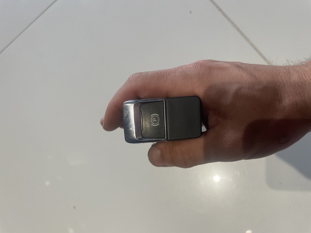 Кнопка електромеханічного гальма стоянки 4G1927225C VAG