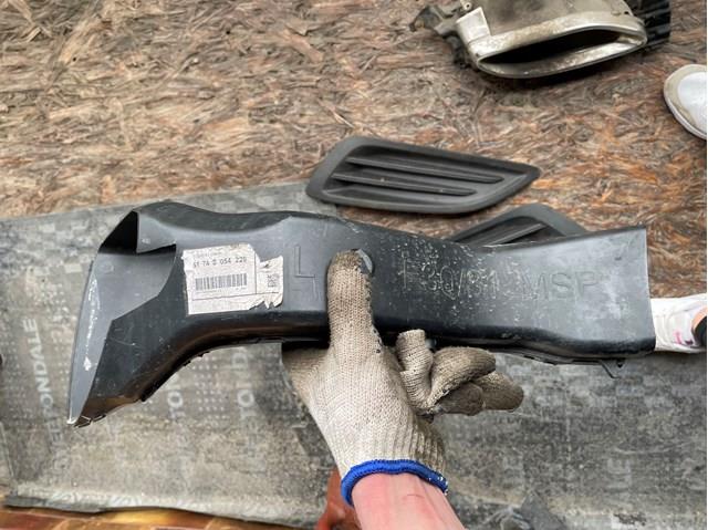 Повітропровід гальмівного диска, лівий 51748054229 BMW