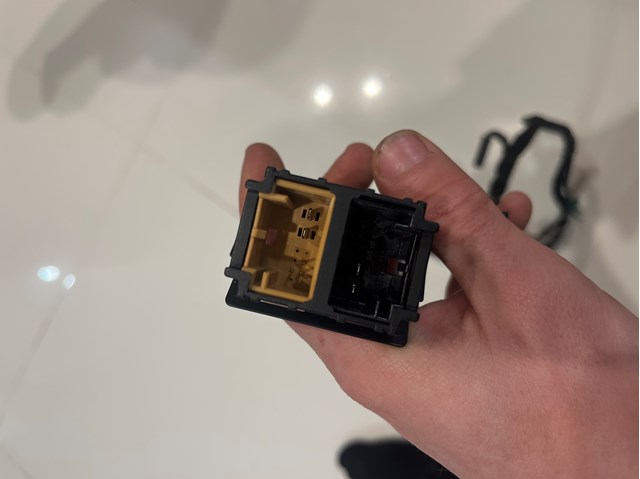 Роз'єм (фішка) генератора 5G0972735A VAG