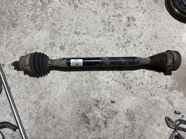 Привід правий 6R0407762K VAG