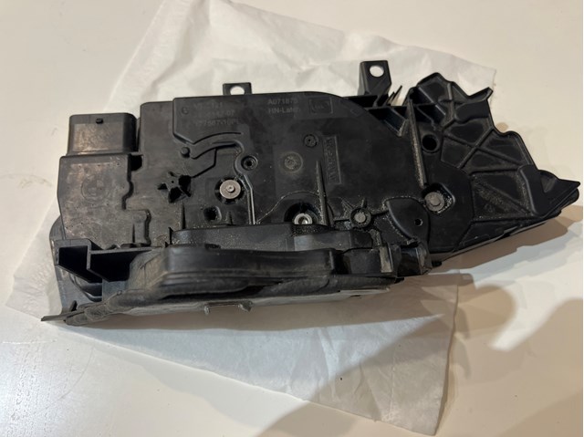 Замок двері правої передньої 7956142 BMW