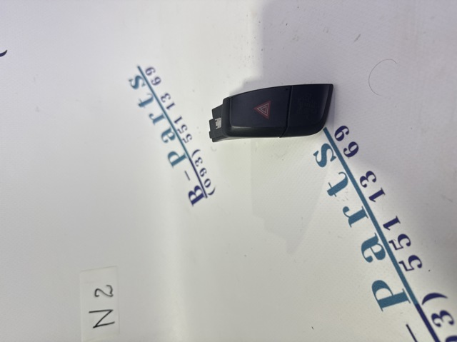 Кнопка включення аварійного сигналу 8K1941509A VAG
