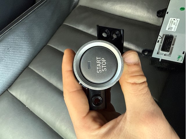 Кнопка запуску двигуна 93502G7000 HYUNDAI