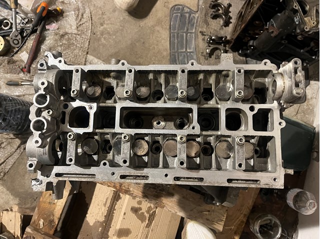 Головка циліндрів FM5Z6049C FORD