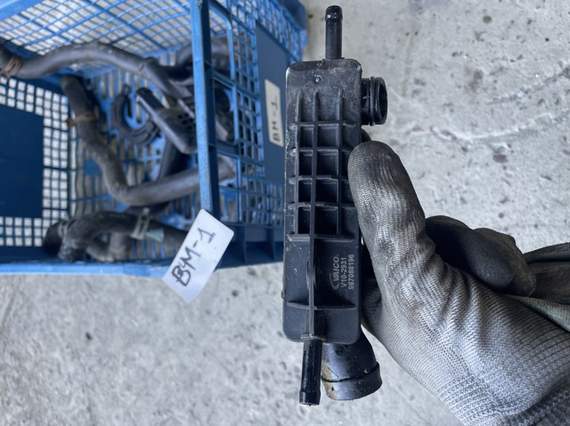 Патрубок вентиляції картерних газів V102931 VAICO