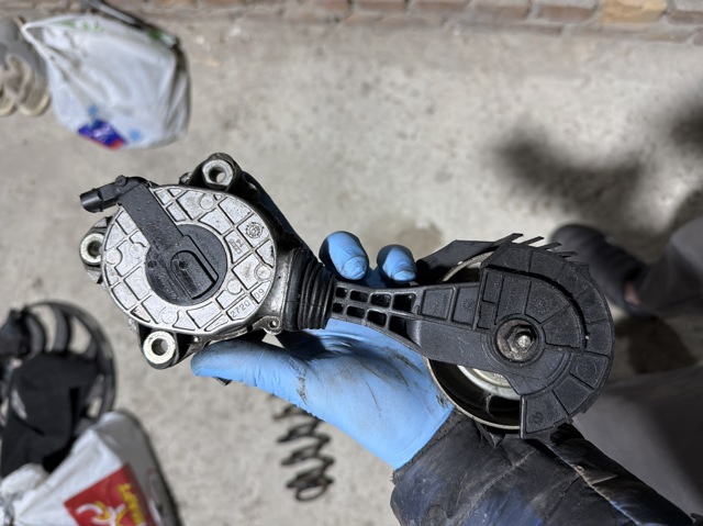 Натяжна планка поліклинового ременя V759883280 PEUGEOT