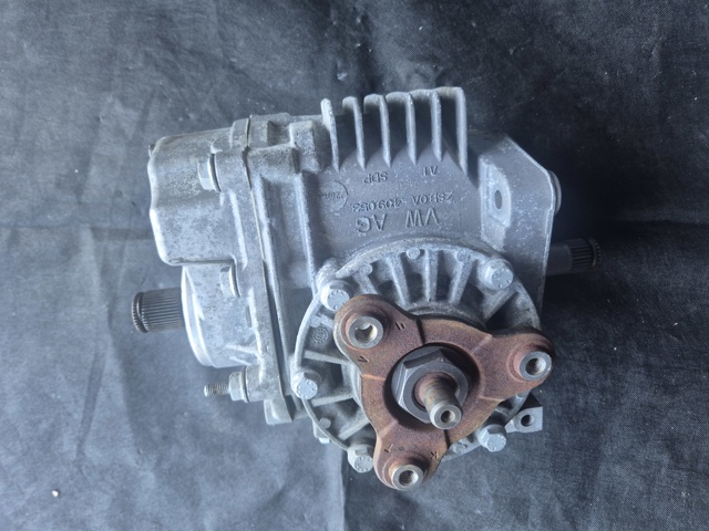 Коробка роздавальна в зборі 0AU409053T VAG