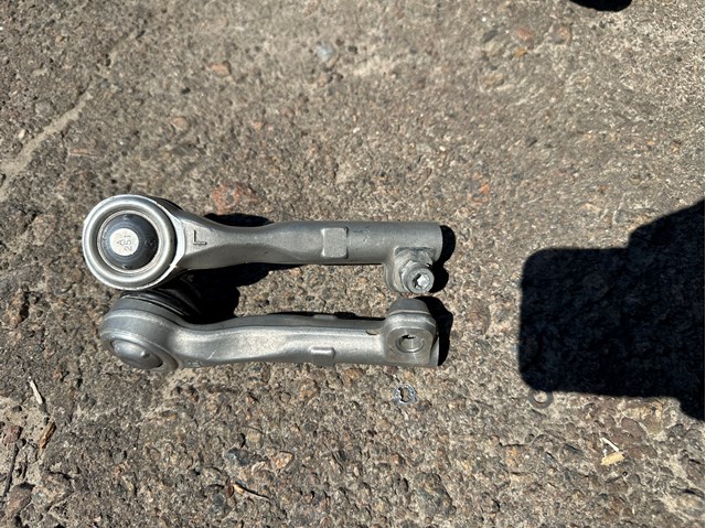Наконечник рульовий 32106880698 BMW