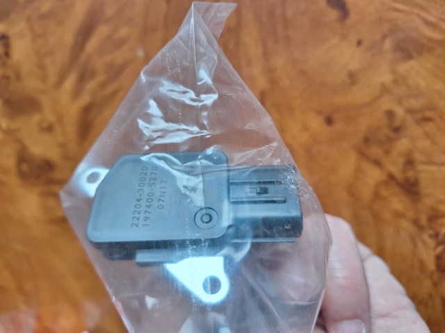 Повітромір 22204E0010 TOYOTA