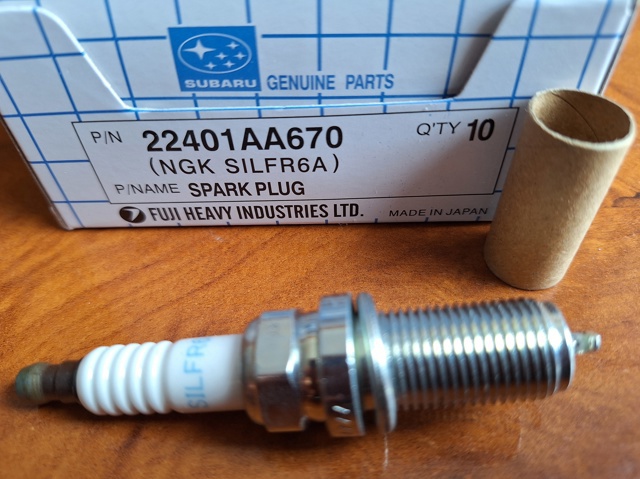 Свічка запалювання SILFR6A NGK