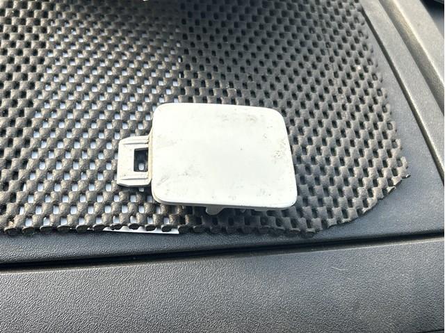 Заглушка бампера буксирувального гака, передня права 2G0807241 VAG