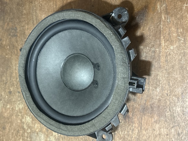Динамік передньої двері 30657445 VOLVO