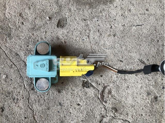 Датчик AIRBAG передній 4F0955557 VAG