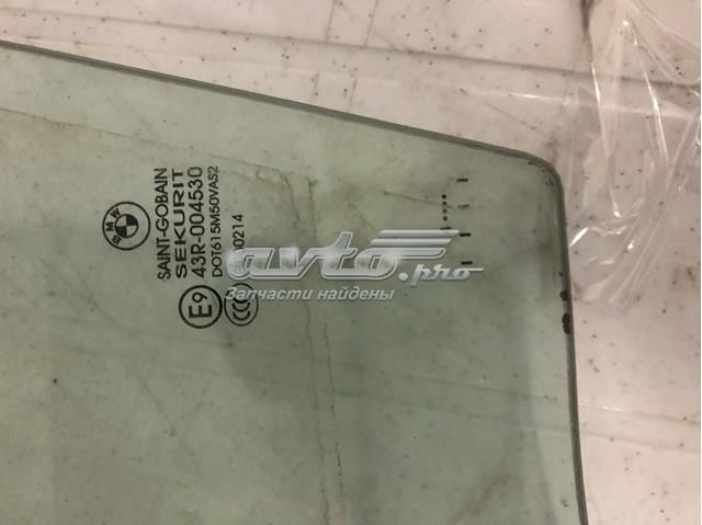 Скло водійських дверей 51328402513 BMW