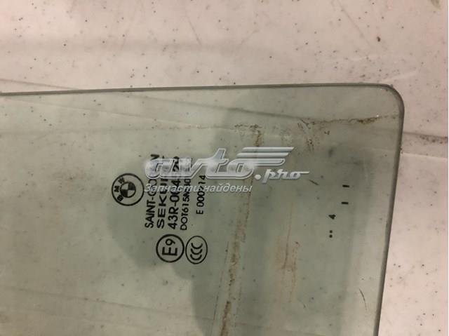 Скло задніх дверей, правих 51348402572 BMW