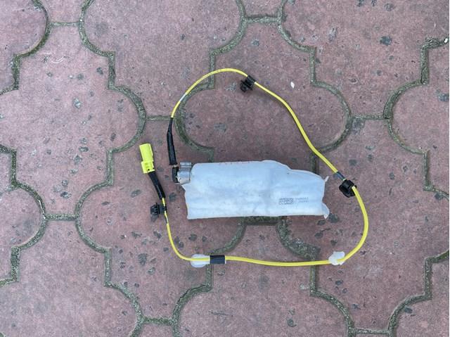 Подушка переднього сидіння 7391033070 TOYOTA