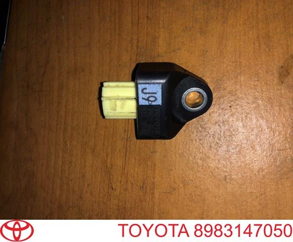 Датчик Ейрбег передній 8983147050 TOYOTA
