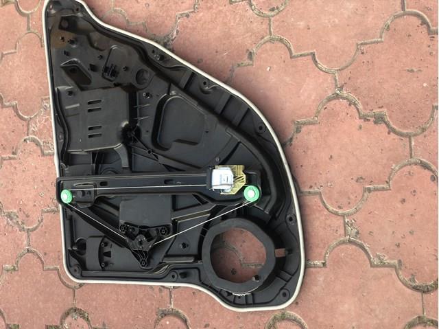Склопідйомник задніх лівих дверей A1667308901 MERCEDES