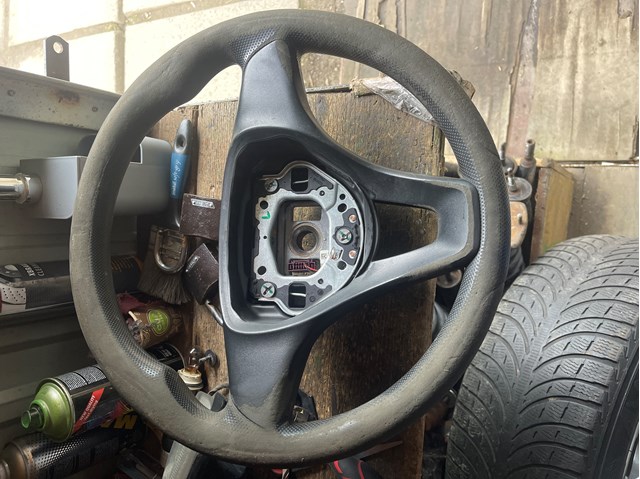 Рульове колесо A0004608003 MERCEDES