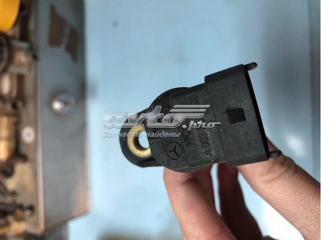 Датчик положення розподільного валу A0031539728 MERCEDES