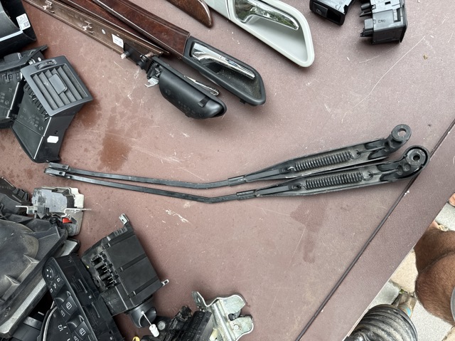 Повідок склоочисника A1688201144 MERCEDES