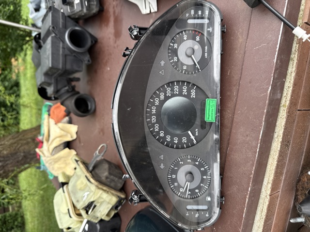 щиток приладу A2115404448 MERCEDES