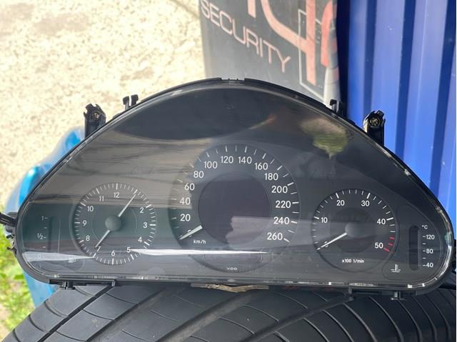 Приладова дошка-щиток приладів A2115407211 MERCEDES