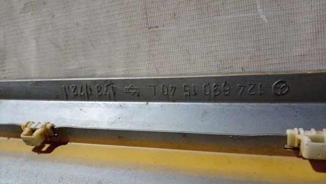 Накладка передньої лівої двері 1246901540 MERCEDES