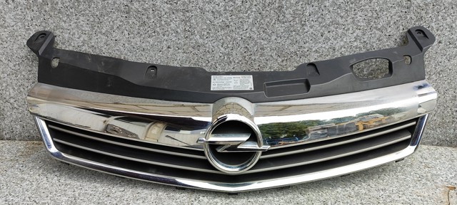 Захисна решітка радіатора 13225775 OPEL