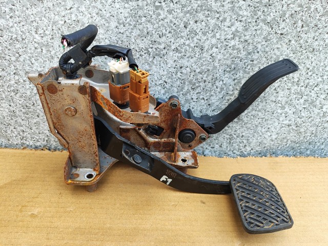 Педаль акселератора 180023RA0B NISSAN