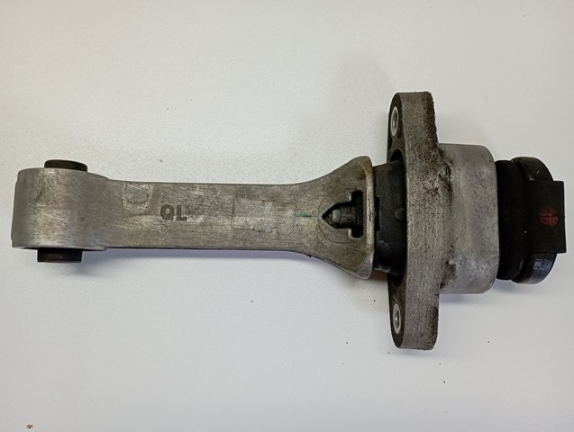 Подушка передньої опори двигуна 219502S000 HYUNDAI