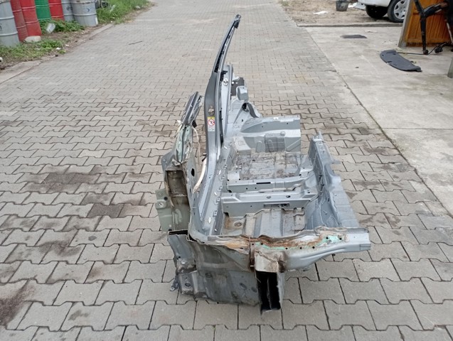 Поріг зовнішній правий 4G8809848 VAG
