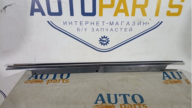 Молдинг заднього скла, правий 4L0853764A2ZZ VAG