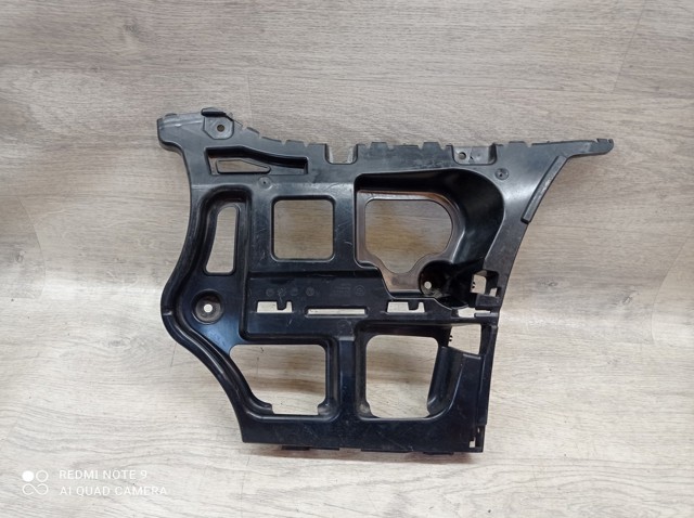 Напрямна заднього бампера, права 51127202668 BMW