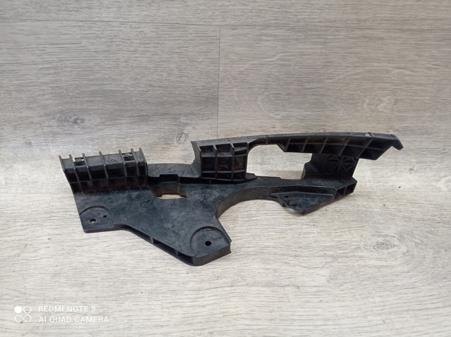 Кронштейн кріплення бампера переднього правий 5211553020 TOYOTA