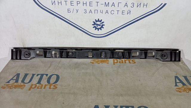 Кронштейн бампера заднього, центральний 5M0807863 VAG