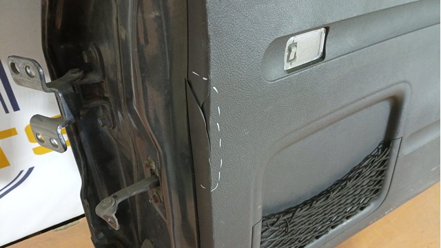 Кришка багажника синя зі склом-6700542381 можливість встановлення на власному сто в місті луцьк 67005-42381